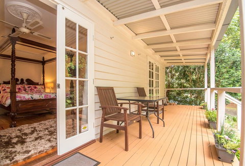 Curtis Falls Cottage - Holiday Adelaide 16