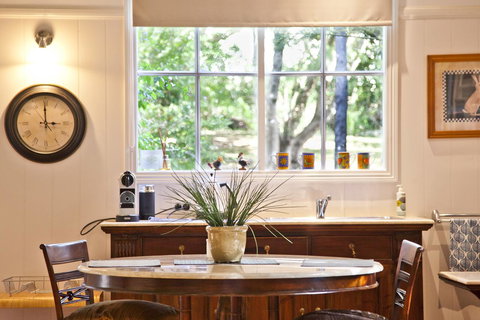 Curtis Falls Cottage - Holiday Adelaide 18