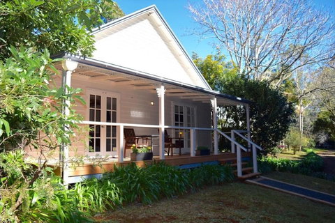 Curtis Falls Cottage - Holiday Adelaide 0