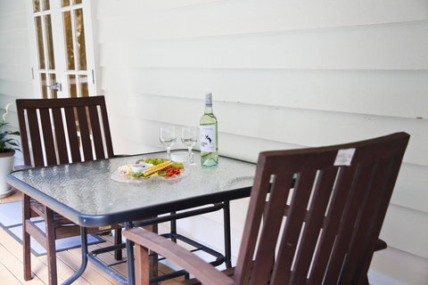 Curtis Falls Cottage - Holiday Adelaide 14