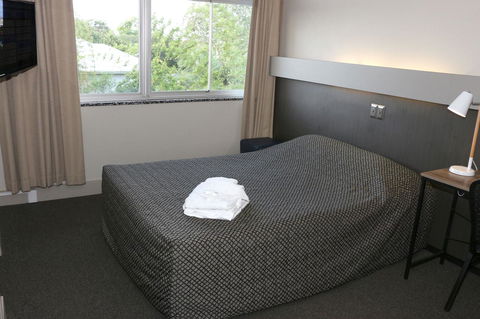 Brighton Hotel - Holiday Adelaide 1