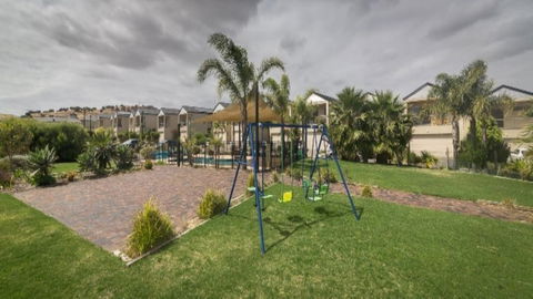 Wenneelys - 26/45 St Andrews Boulevard - Holiday Adelaide 2
