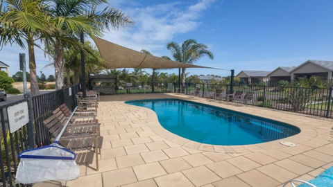 Wenneelys - 26/45 St Andrews Boulevard - Holiday Adelaide 0