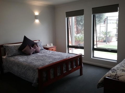 Wentworth Wharf B&B - Holiday Adelaide 1