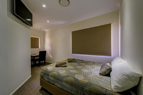 Western Downs Motor Inn - Holiday Adelaide 3