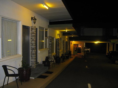 White Manor Motel - Holiday Adelaide 0