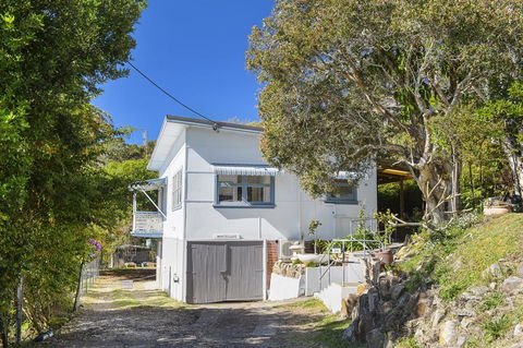 Whitecaps, 26 East Street - Holiday Adelaide 0