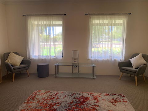 Willow Lodge - Holiday Adelaide 2