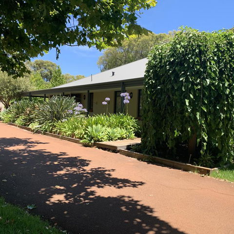 Willow Lodge - Holiday Adelaide 3