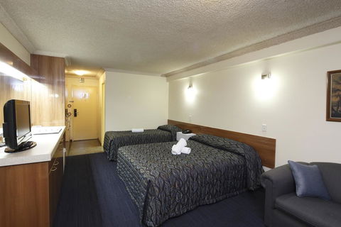 Windsor Lodge - Holiday Adelaide 1