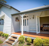 Wine Country Cottage located right at the Hunter Valley gateway close to everything - Holiday Adelaide