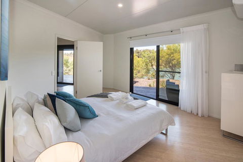 Wirraway Luxury Chalet - Holiday Adelaide 2