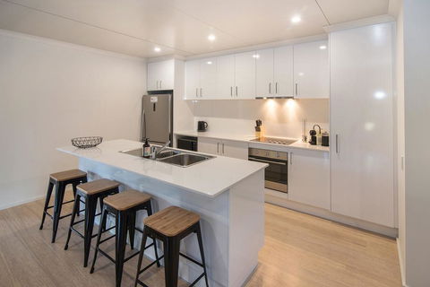 Wirraway Luxury Chalet - Holiday Adelaide 1