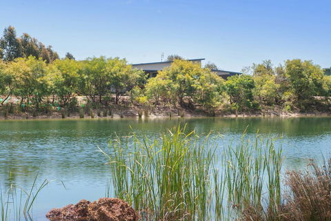 Wirraway Luxury Chalet - Holiday Adelaide 0