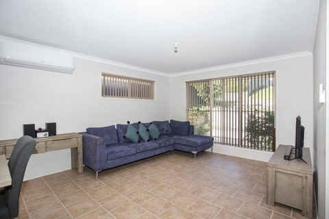Wonder On Wattlevale - Holiday Adelaide 1