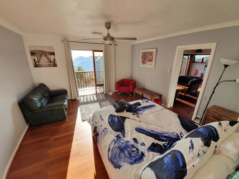Wonderland Retreat - Holiday Adelaide 1