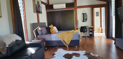 Woodwark Bay Retreat Airlie Beach - Holiday Adelaide 0