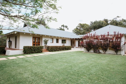Yallingup Villas - Holiday Adelaide 0