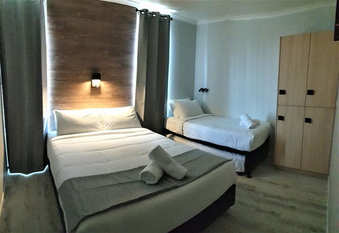 Yamba Central Hotel And Backpackers - Holiday Adelaide 0