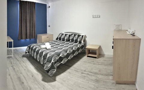 Yamba Central Hotel And Backpackers - Holiday Adelaide 1