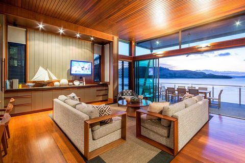 Yacht Club Villa - Holiday Adelaide 3