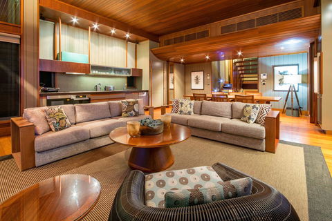 Yacht Club Villa - Holiday Adelaide 1