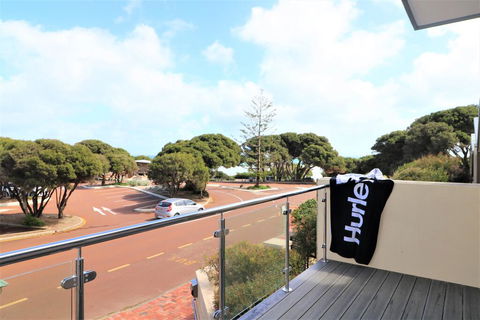 Yallingup Beach Resort - Holiday Adelaide 2