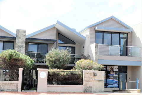 Yallingup Beach Resort - Holiday Adelaide 1