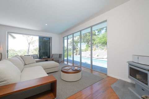 YARINGA - Retreat Style Accomodation With Swimming Pool - Holiday Adelaide 0