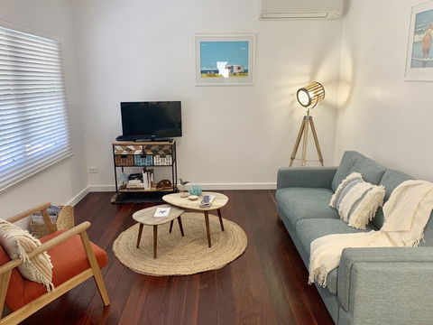 Yaringa Cottage...by The Sea - Holiday Adelaide 3