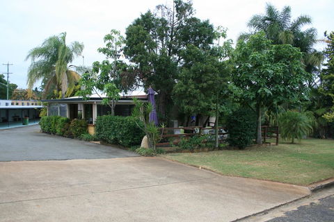 Yarraman Gardens Motel Queensland - Holiday Adelaide 3