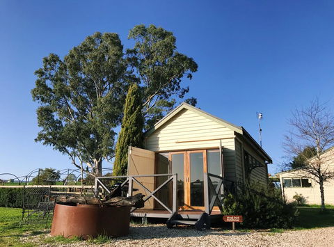 Yea Wood Duck Cabin - Holiday Adelaide 0