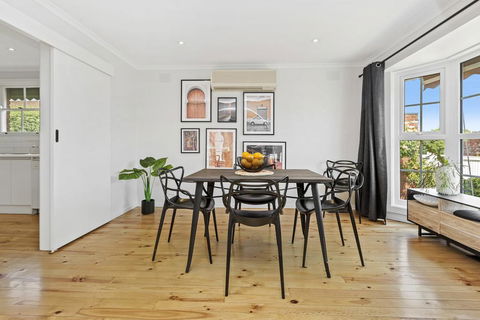 YIN-YANG - MOUNT ELIZA - Holiday Adelaide 0