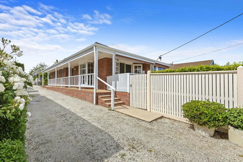 YIN-YANG - MOUNT ELIZA - Holiday Adelaide 3