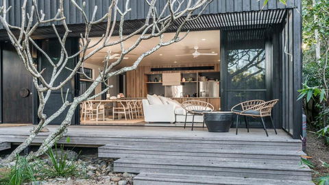 Your Luxury Escape - Tallowood - Suffolk Park - Holiday Adelaide 0