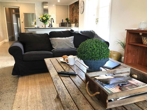 YSG The Edward Townhouse 151 - Walk To Town - Holiday Adelaide 0