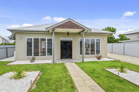 Zaahira House - Holiday Adelaide 0