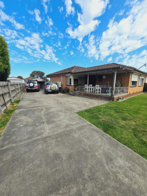 1 Bedroom Self-contained Apartment In Lalor - Holiday Adelaide 2