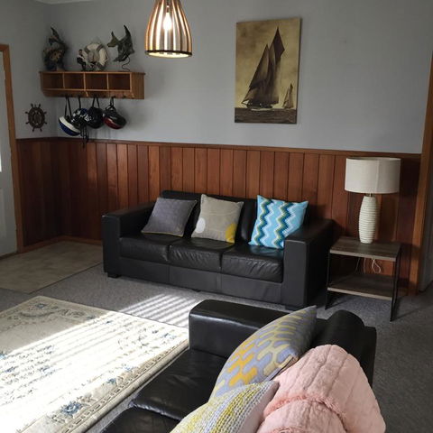 Rose Cottage Sisters Beach Accommodation - Holiday Adelaide 3