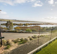 Serenity and sweeping Murray River views - Holiday Adelaide