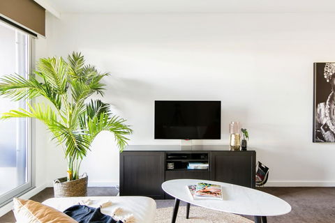 Lux 2BR On Hindmarsh SQ - Holiday Adelaide 2