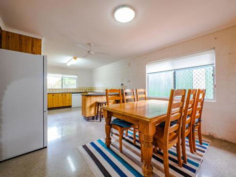 Croydon Ave 50 - Currimundi - Holiday Adelaide 1