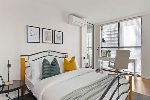 A 2BR Loft Near Melbourne Central FREE Parking - Holiday Adelaide 0