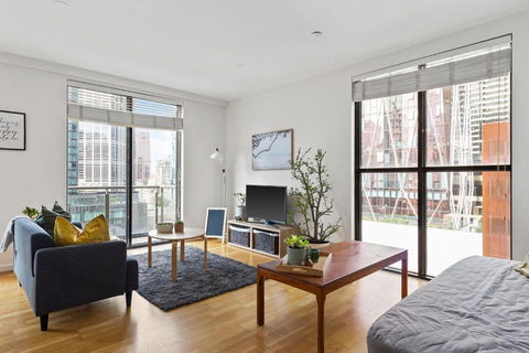 A 2BR Loft Near Melbourne Central FREE Parking - Holiday Adelaide 1