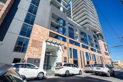 A Cut Above The West 3BR Staycation Pool Gym - Holiday Adelaide 1