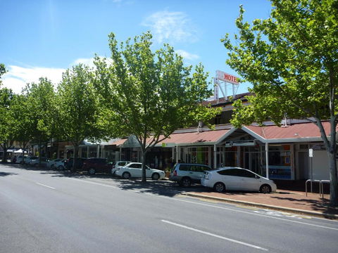 Adelaide Travellers Inn Backpackers Hostel - Holiday Adelaide 4