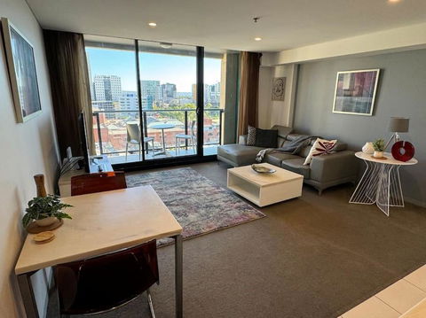 Amazing City Skyline Apartment - Pool, Gym, Sauna. - Holiday Adelaide 0