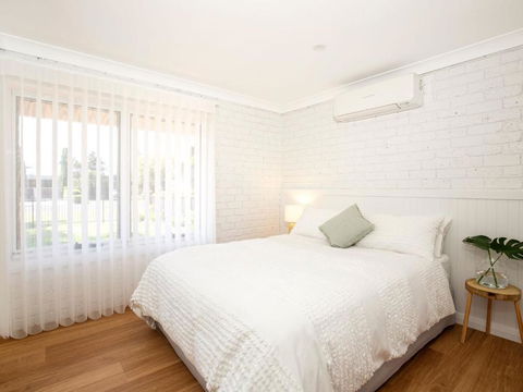 Anacapri - Pet Friendly - Opposite Beach - Fireplace - Holiday Adelaide 4