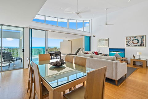 Airlie Beach Townhouse - Holiday Adelaide 0