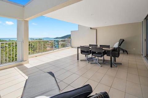 Airlie Beach Townhouse - Holiday Adelaide 4